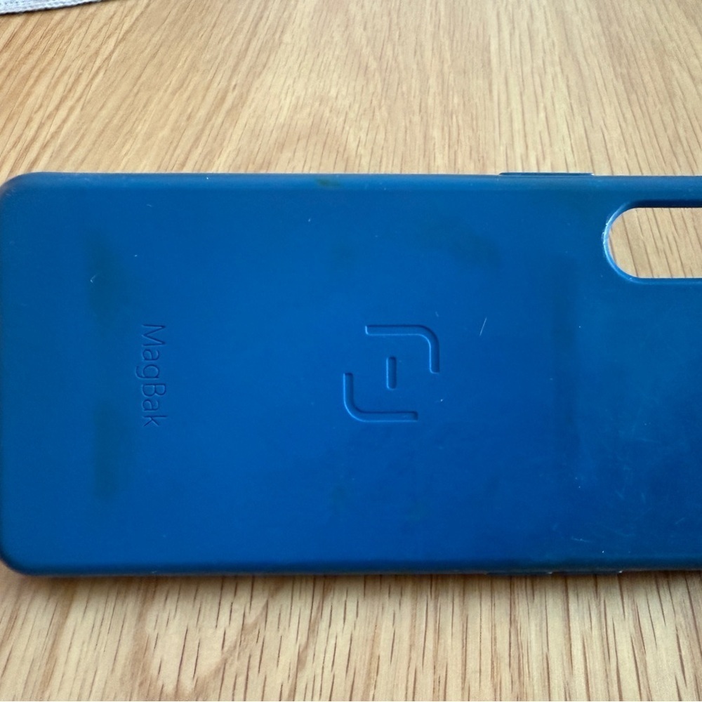 MagBak for IPhone X/XS - Picture 5 of 12